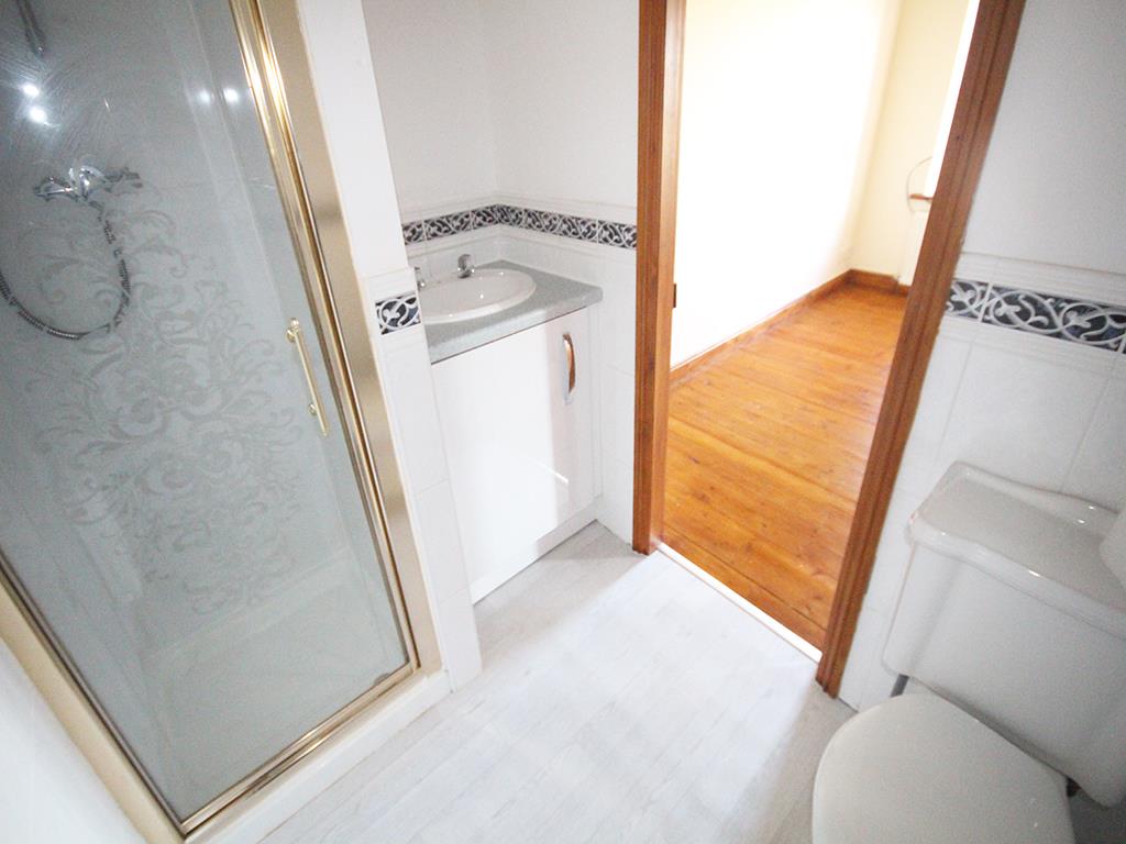4 bedroom house To Let in Barnoldswick - IMG_0725.jpg